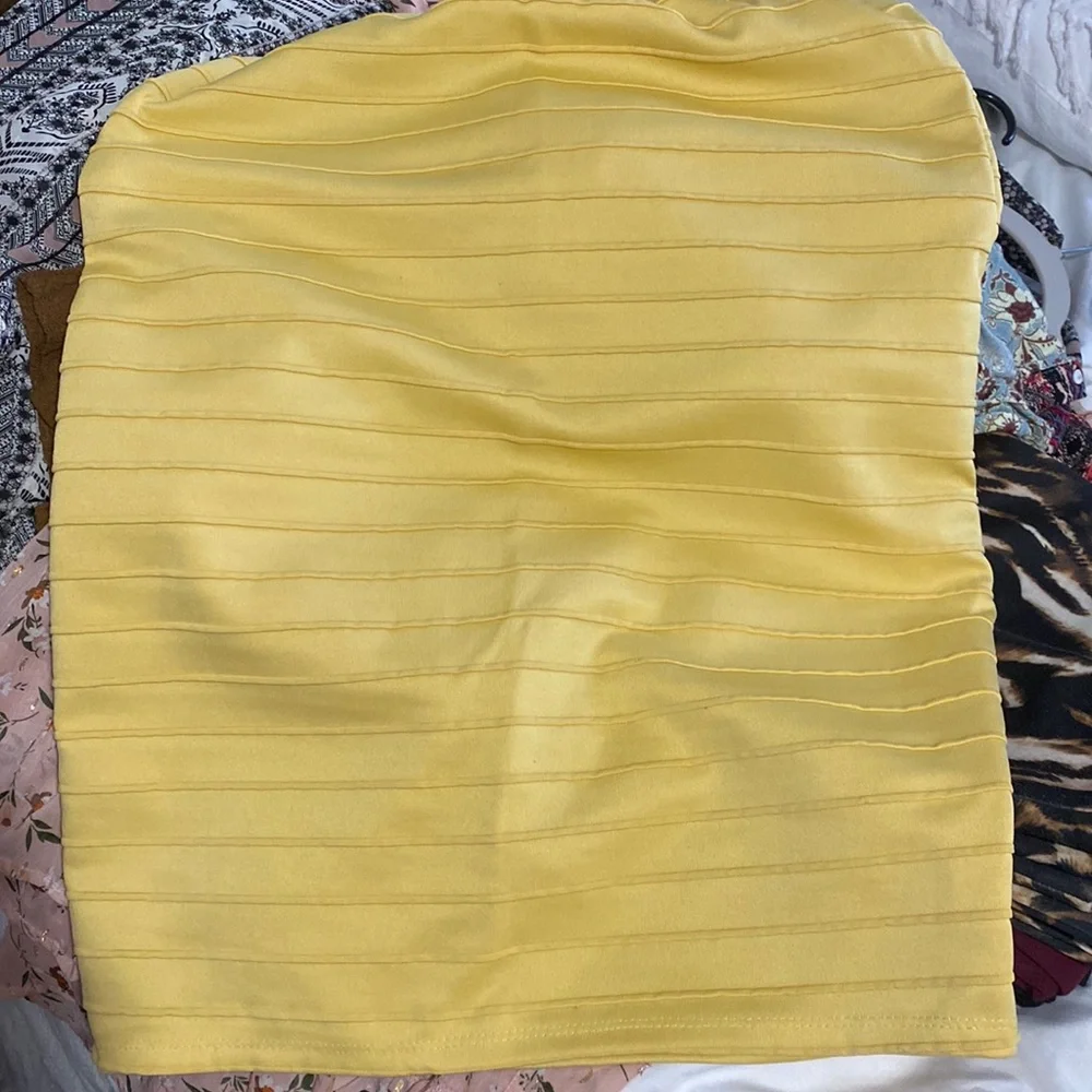 Klassy Girl women’s yellow ribbed pencil skirt - Picture 2 of 4